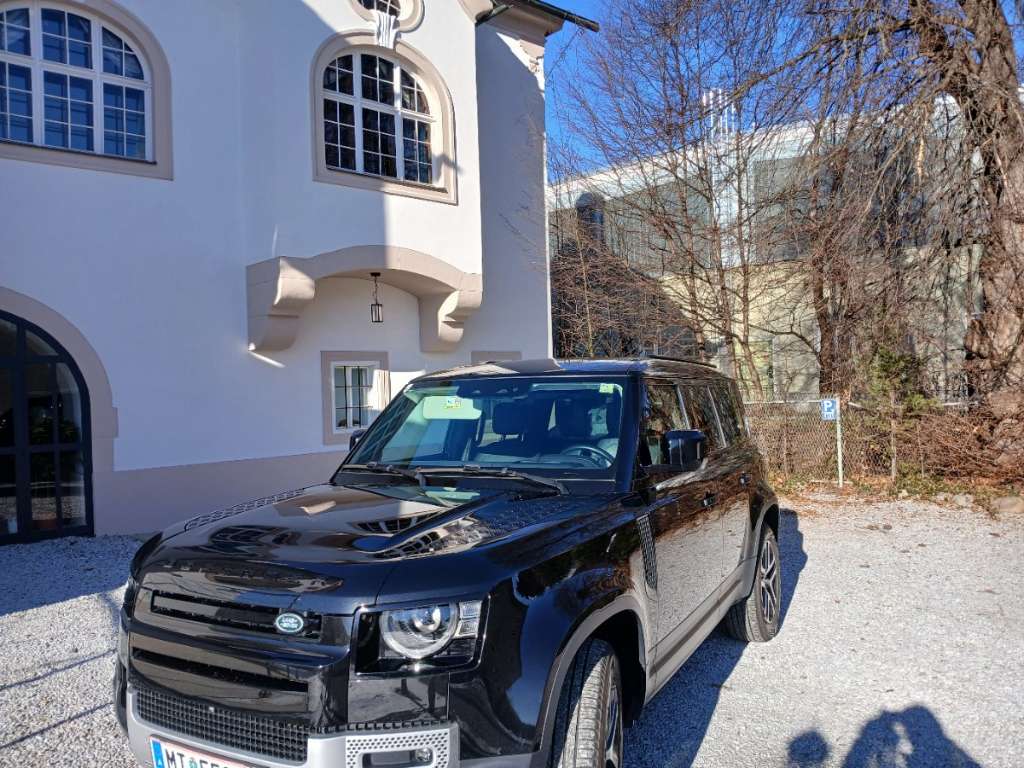 Land Rover Defender 110 SD4 D240 HSE  7 Sitzer SUV / Geländewagen