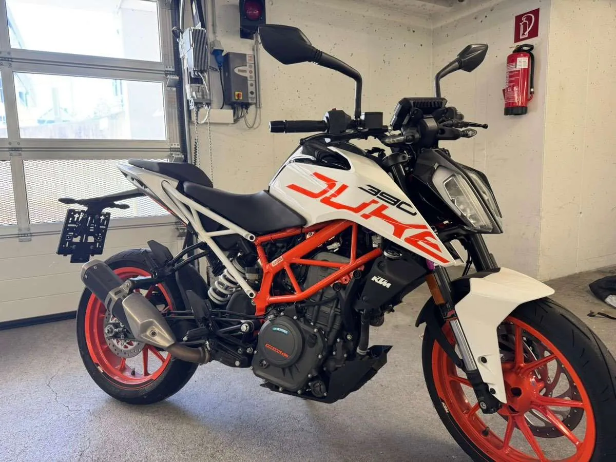 KTM 390