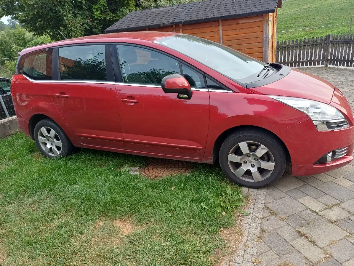 Peugeot 5008