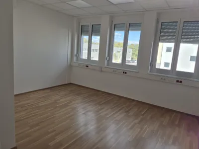 1-Zimmer-Gewerbeimmobilie mieten in Baden – 24 m², € 318 – Bild 5 von 7