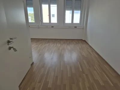 1-Zimmer-Gewerbeimmobilie mieten in Baden – 24 m², € 318 – Bild 4 von 7
