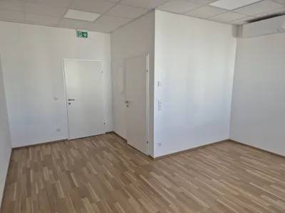 1-Zimmer-Gewerbeimmobilie mieten in Baden – 24 m², € 318 – Bild 6 von 7