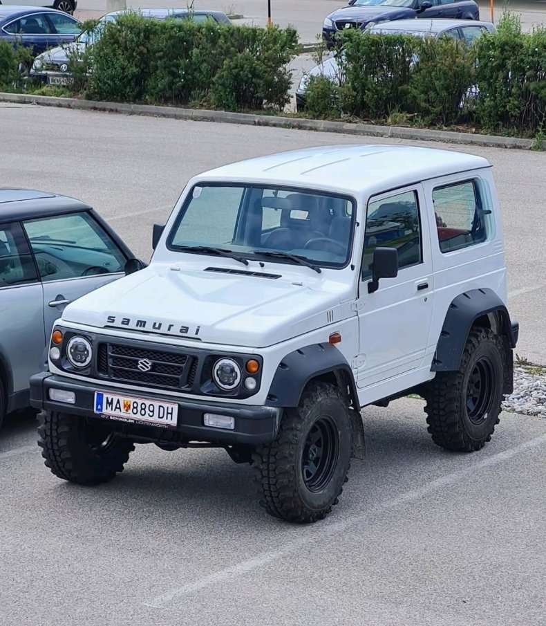 Suzuki Samurai SJ 413 SUV / Geländewagen