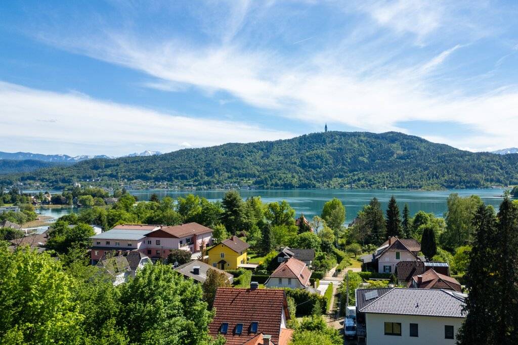 GRUNDSTÜCK mit BAUGENEHMIGUNG | Unverbaubarer Blick über den Wörthersee, Altbestand - Widok 3