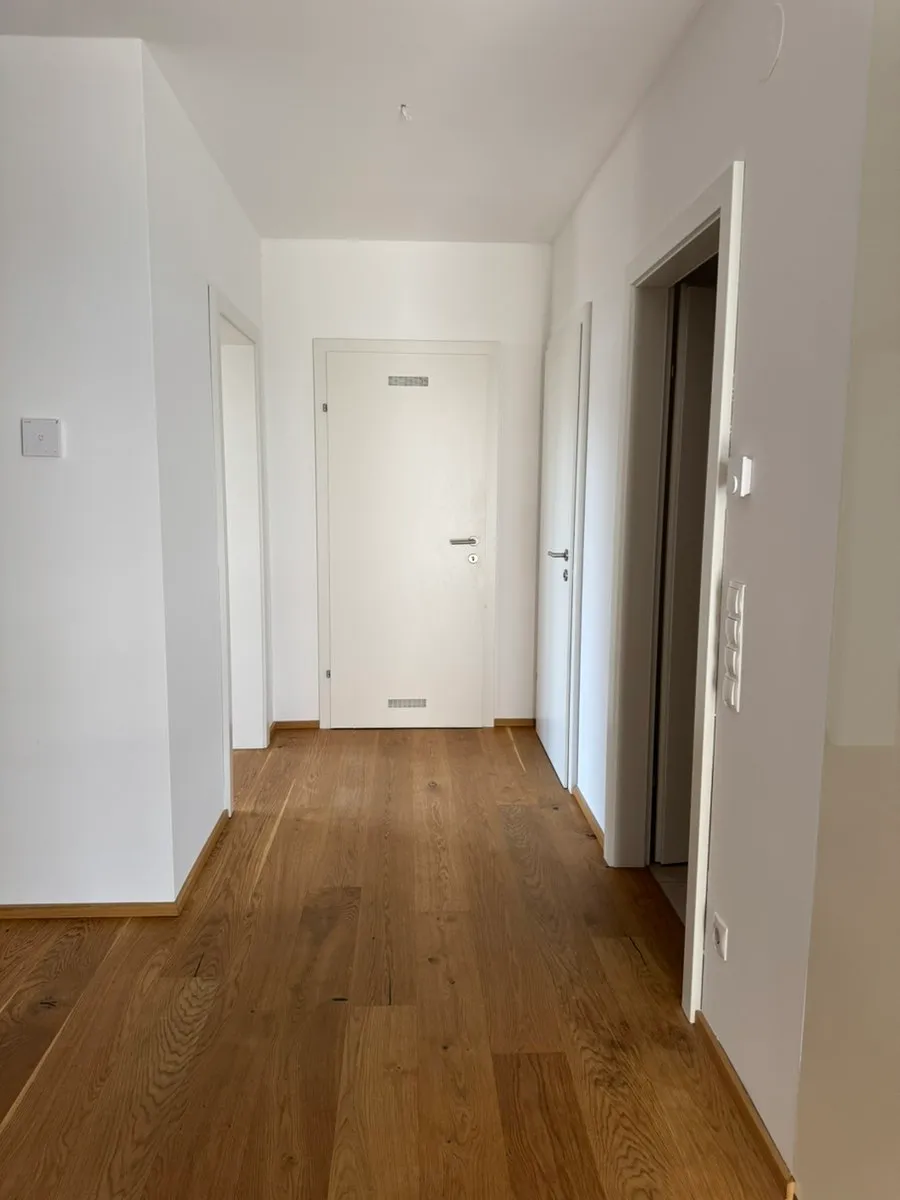 Ruhige Top-Lage: Moderne 50 m² Wohnung mit überdachtem 16 m² XL-Balkon & TG-Platz in Premstätten - Privat/ Provisionsfrei – pohled 3