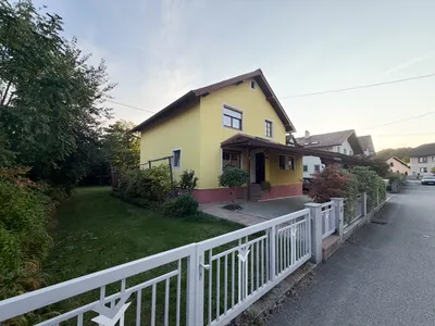 5-Zimmer-Haus kaufen in Vöcklabruck – 161 m², € 649.000 – Bild 2 von 13