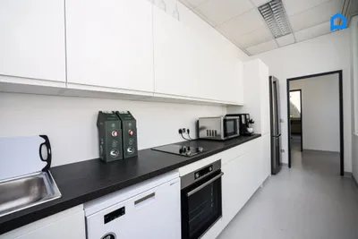 10-Zimmer-Gewerbeimmobilie mieten in Wien – 300 m², € 3.750 – Bild 7 von 30