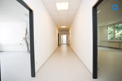 10-Zimmer-Gewerbeimmobilie mieten in Wien – 300 m², € 3.750 – Bild 25 von 30