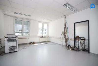 10-Zimmer-Gewerbeimmobilie mieten in Wien – 300 m², € 3.750 – Bild 24 von 30