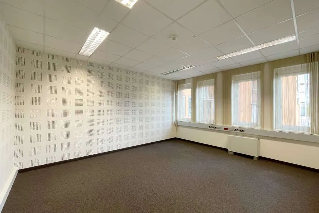 Ruhige Bürofläche mit Parkplätzen & Klimaanlage - ideal für Praxis, Agentur oder kleines Unternehmen | Graz St. Peter - Ansicht 2