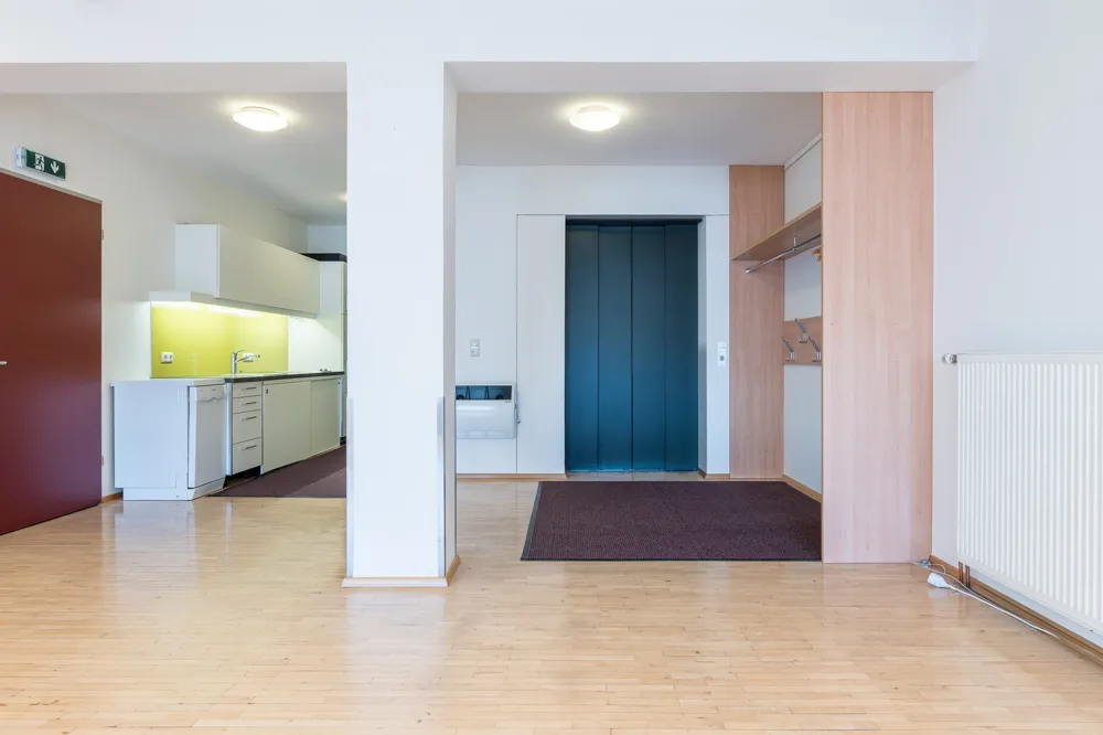 Schönes Büro mit Parkplatz in zentraler Lage - Ansicht 2