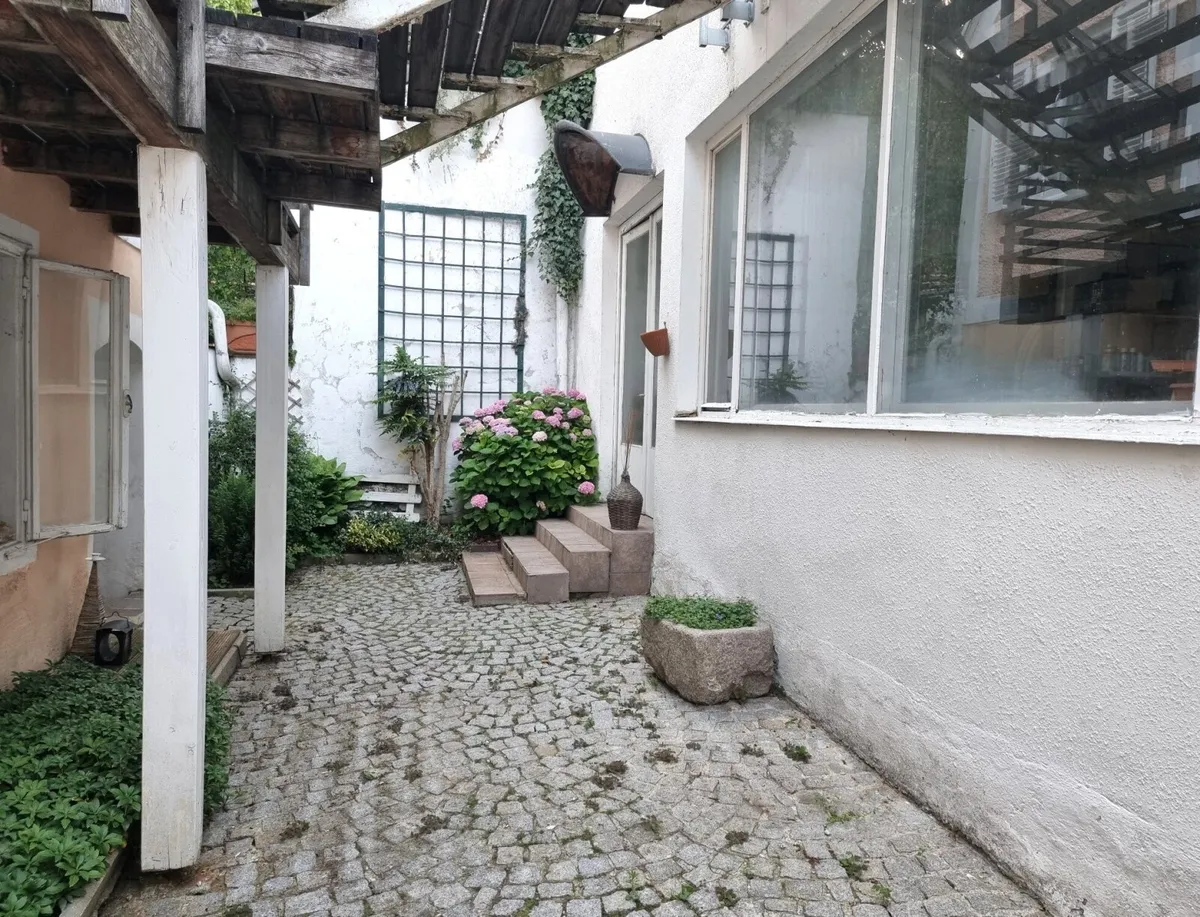 Markthaus mit Gewerbefläche und großzügigem Wohnbereich im Zentrum - Widok 2