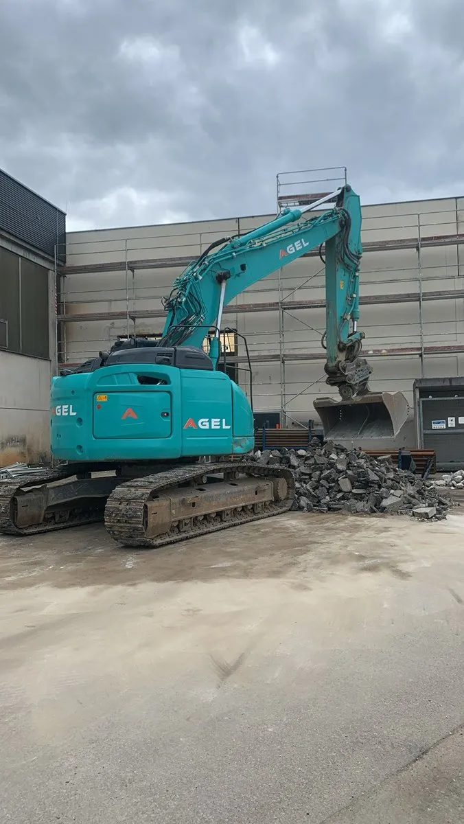Takeuchi Sonstige