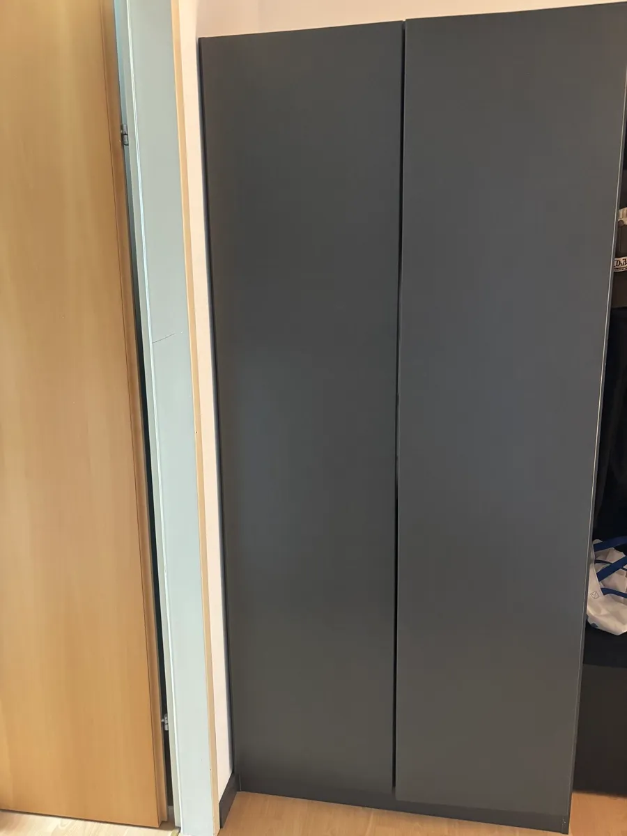Jacken schrank und Schuhschrank mit Sitzfläche, € 150,- (3511 Furth bei Göttweig)