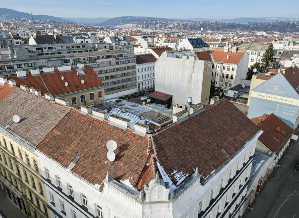 Rohdachboden im Stilzinshaus am Fuße des Wilhelminenbergs - ca. 400 m² zzgl. Freiflächen erzielbar - EUR 625/m2 Wohnfläche - Ansicht 3