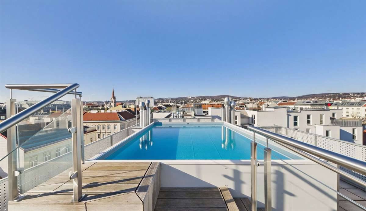 Beautiful view of Penthouse Suite With Pool Area