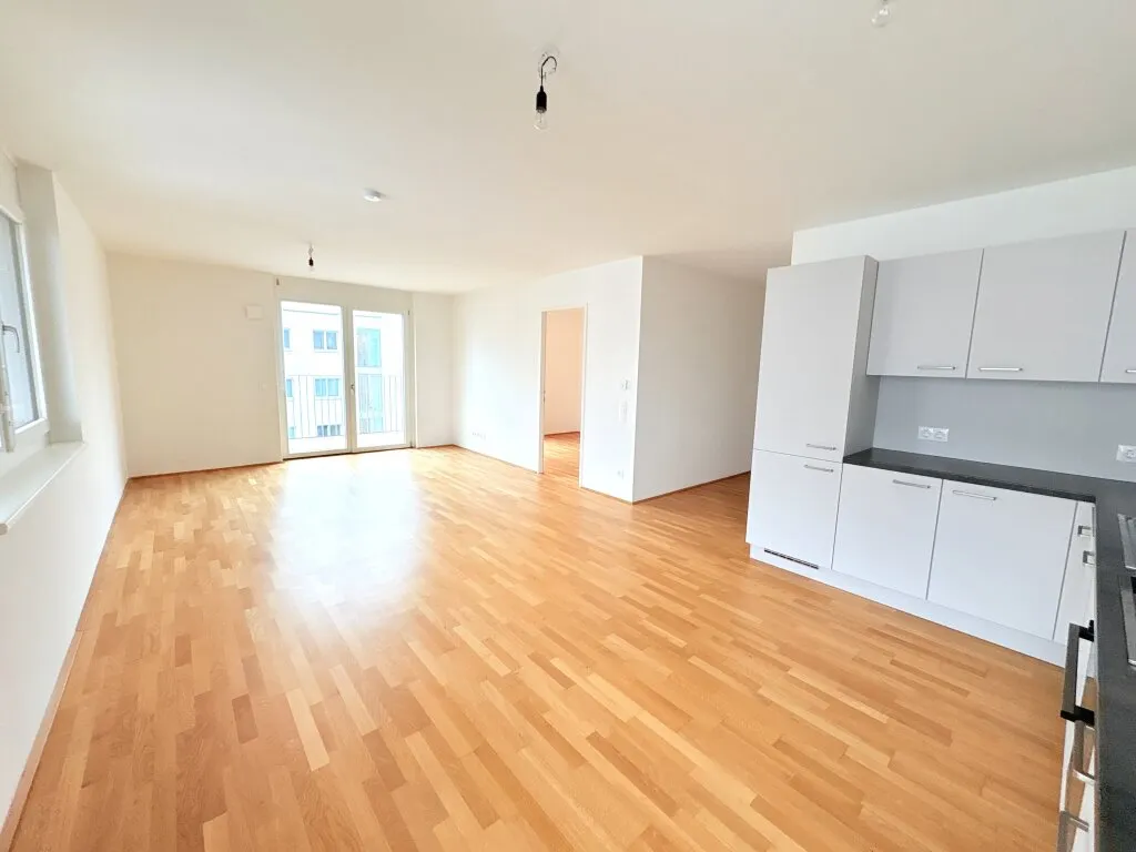 3-кімнатна квартира з балконом, 73 м², Лізінг, Лізінг