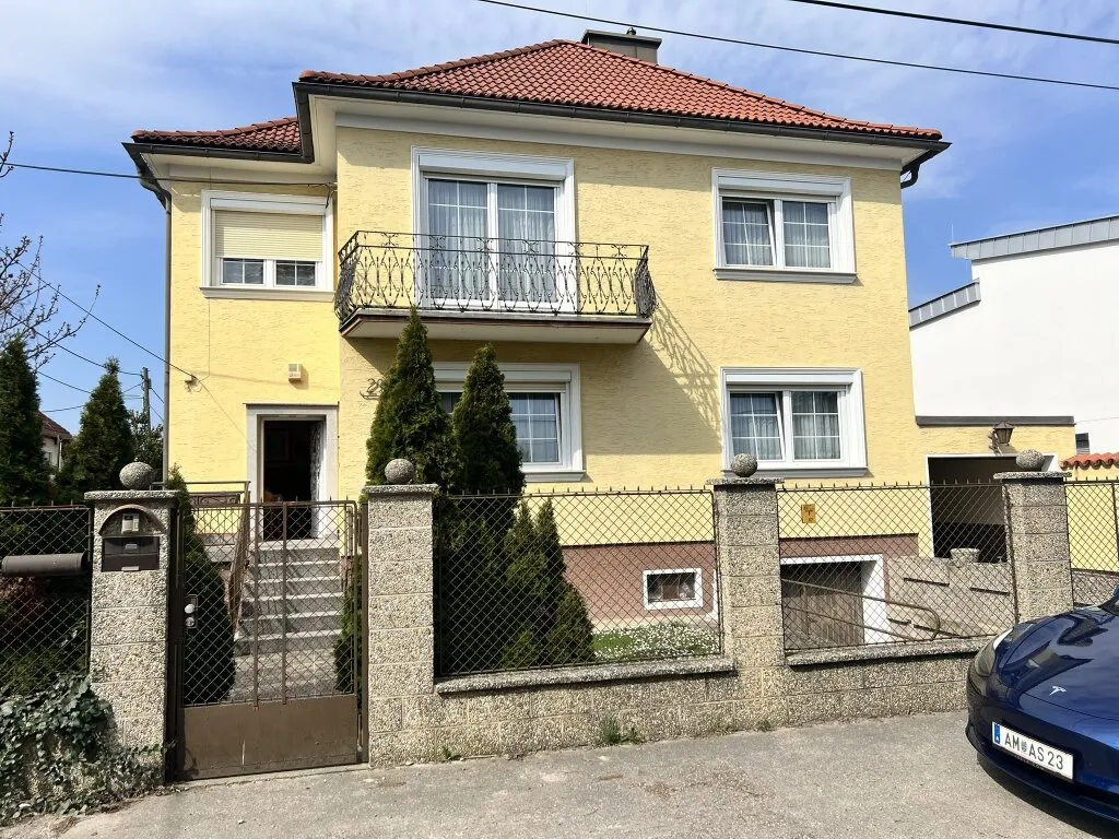 Gut geschnittenes, helles Einfamilienhaus in ruhiger Wohnlage mit Garten - Ansicht 2