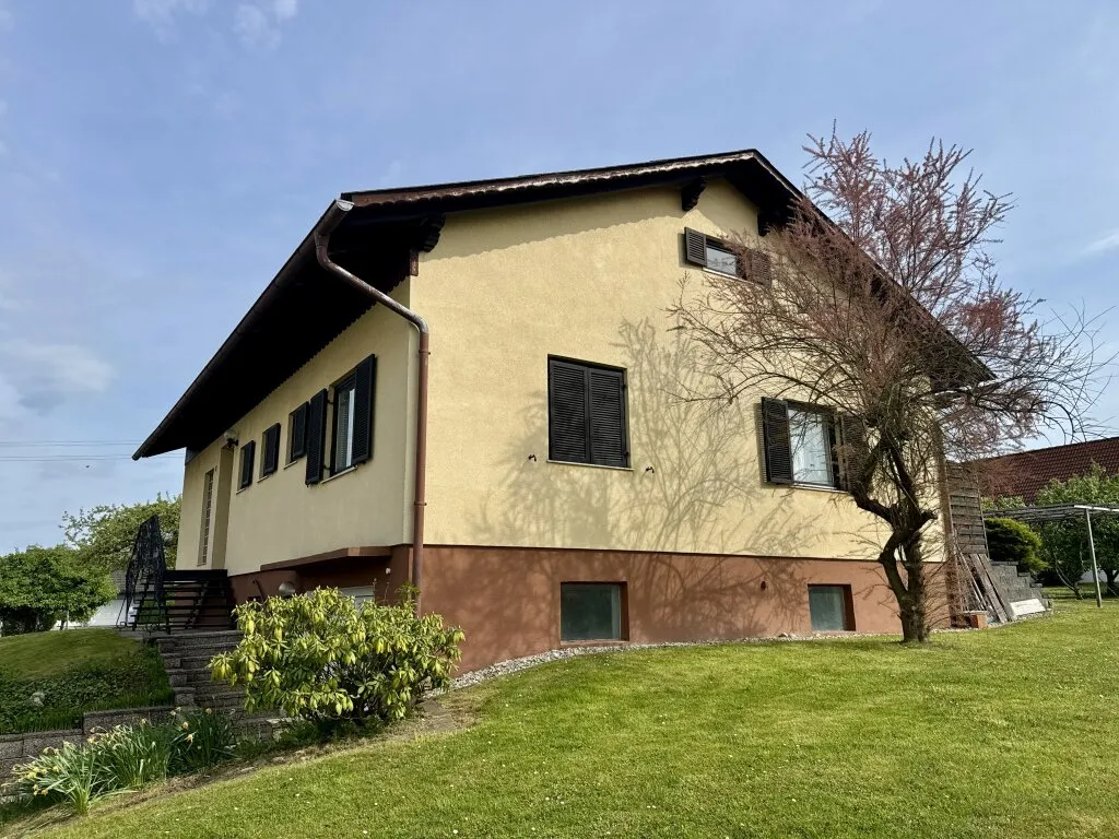 Charmantes Einfamilienhaus mit großem Naturgrundstück - viel Potenzial & sofort beziehbar - Ansicht 2