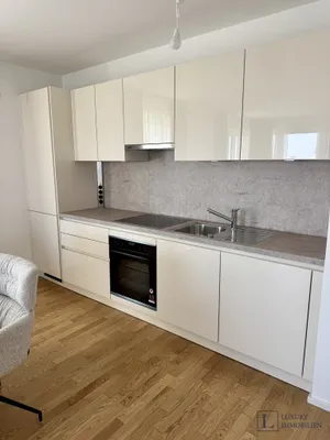 *Erstbezug* Helle 3-Zimmer-Wohnung mit Möbeln in einem modernen Wohnkomplex – Bild 2
