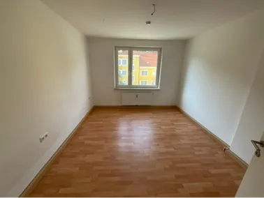 4-Zimmer-Wohnung mieten in Bruck-Mürzzuschlag – 78 m², € 643 – Bild 2 von 8