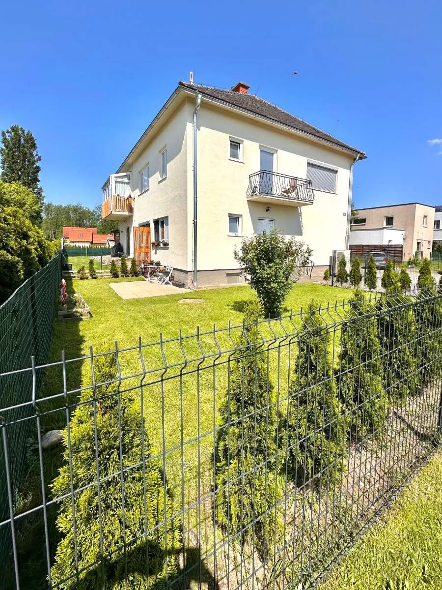 Mehrfamilienhaus ( 4 Wohnungen ) - Ansicht 2