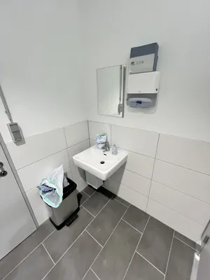 4-Zimmer-Gewerbeimmobilie mieten in Korneuburg – 256 m², € 14 – Bild 9 von 11