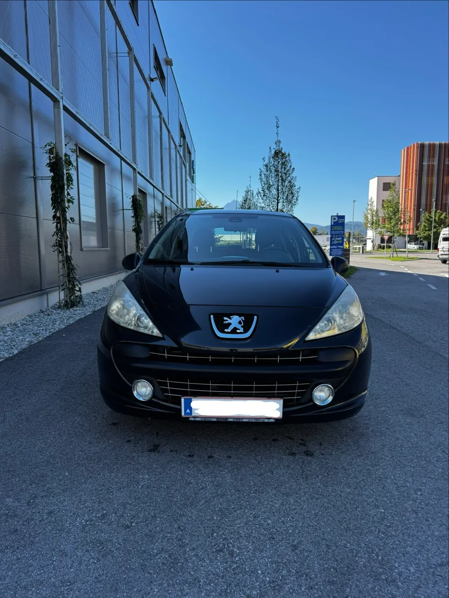 Peugeot 207 2009 photo 2