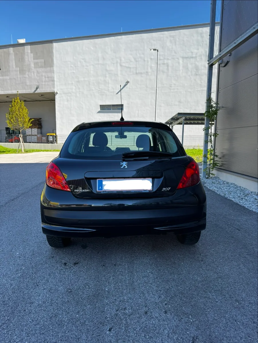 Peugeot 207 2009 photo 3