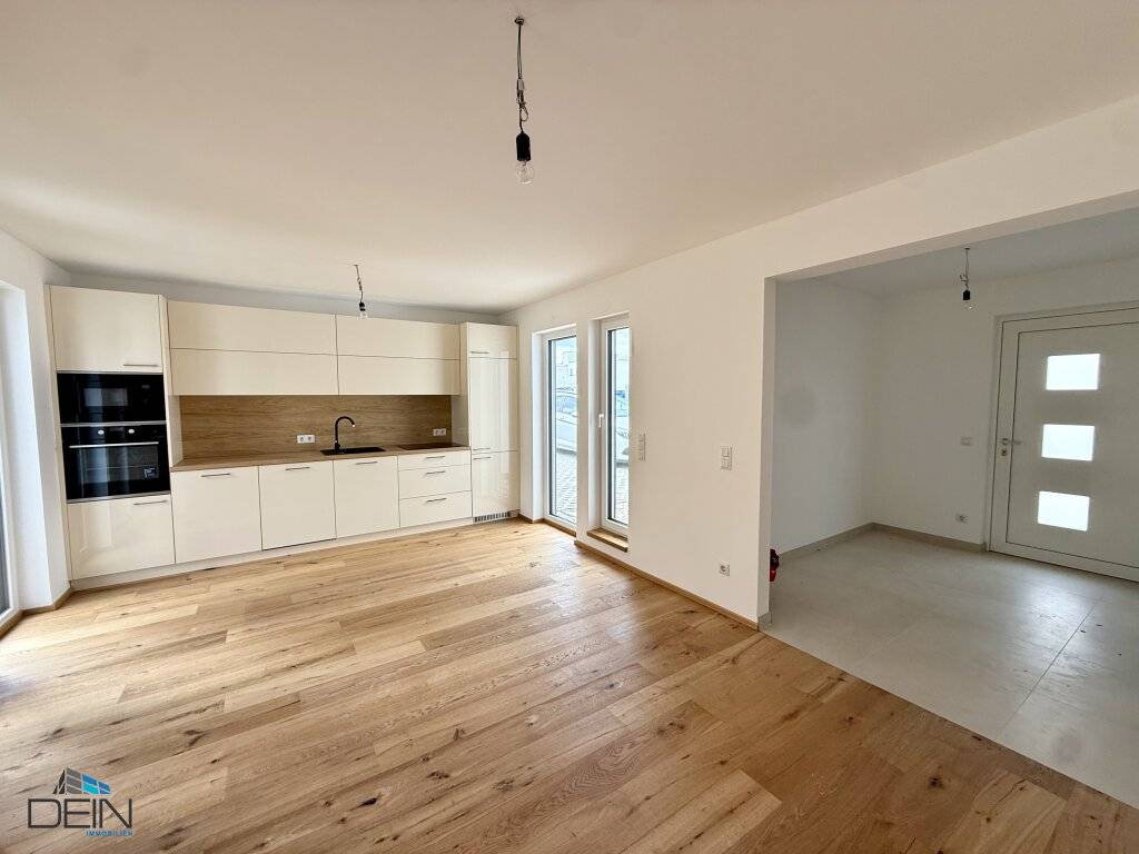 PREISREDUKTION! TRAUMHAFTES 5 ZIMMER REIHENHAUS MIT EIGENGARTEN UND STELLPLATZ NÄHE U6 PERFEKTASTRASSE! - Ansicht 2