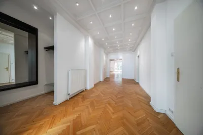 TRAUMHAFTE 5 ZIMMER WOHNUNG IM COTTAGE VIERTEL MIT GARTEN + STELLPLATZ – Bild 2