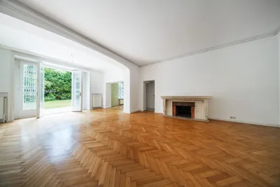 TRAUMHAFTE 5 ZIMMER WOHNUNG IM COTTAGE VIERTEL MIT GARTEN + STELLPLATZ