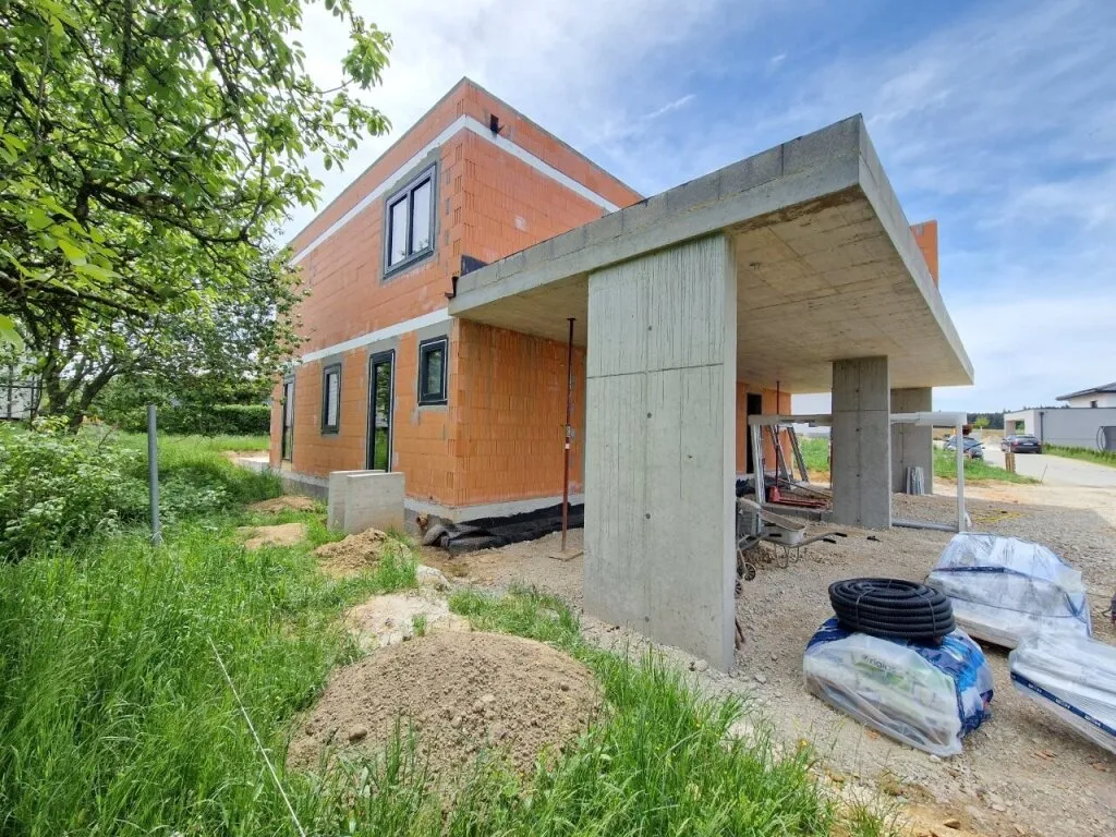 Top 2! Schlüsselfertige, moderne Doppelhaushälfte mit 2 Carportstellplätzen, 4 Zimmer, 2 Terrassen, Balkon, Eigengarten! - Ansicht 3