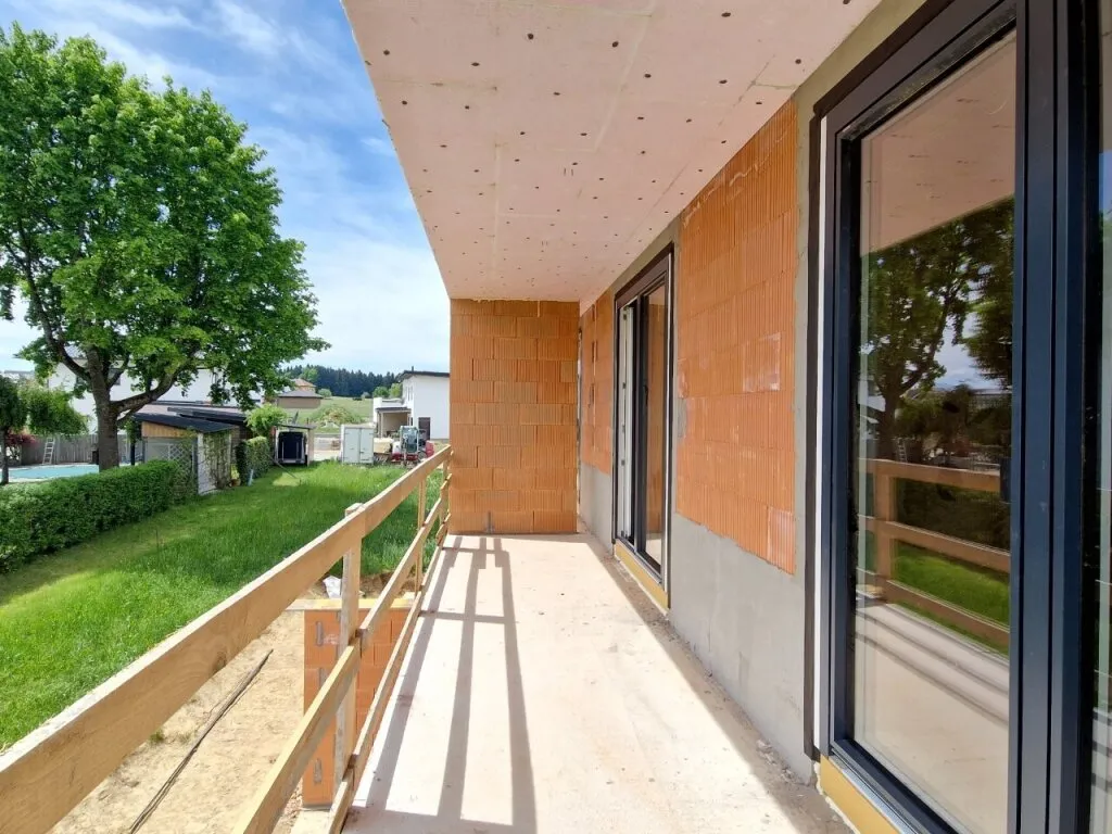 Top 2! Schlüsselfertige, moderne Doppelhaushälfte mit 2 Carportstellplätzen, 4 Zimmer, 2 Terrassen, Balkon, Eigengarten! - Ansicht 2