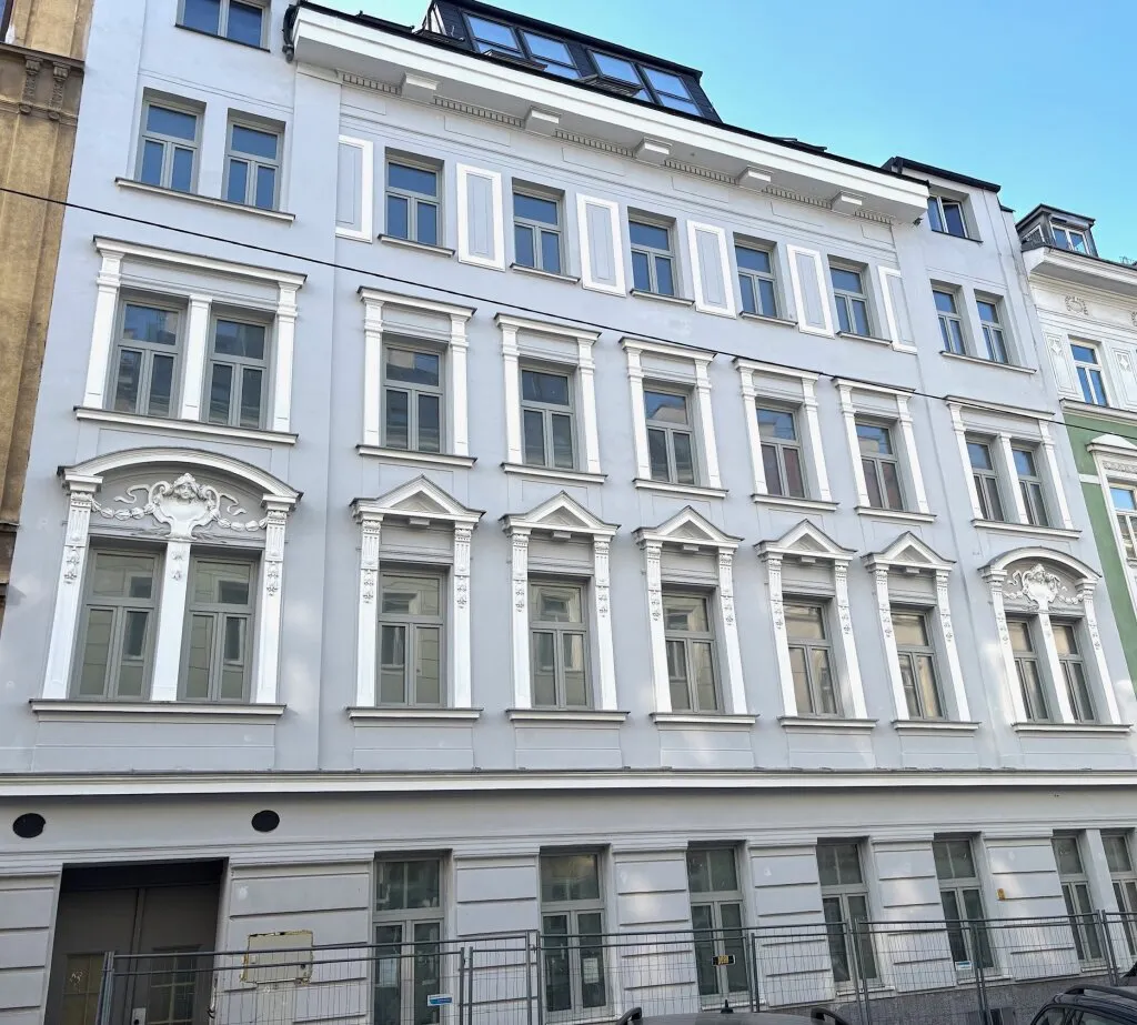 ELEGANZ TRIFFT MODERNE - ERSTBEZUG IM REVITALISIERTEN STILALTBAU - PROVISIONSFREI - Ansicht 3