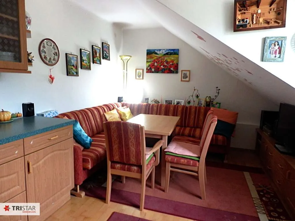 Charmante Altbau-Dachgeschoßwohnung in Grünruhelage - Ansicht 3