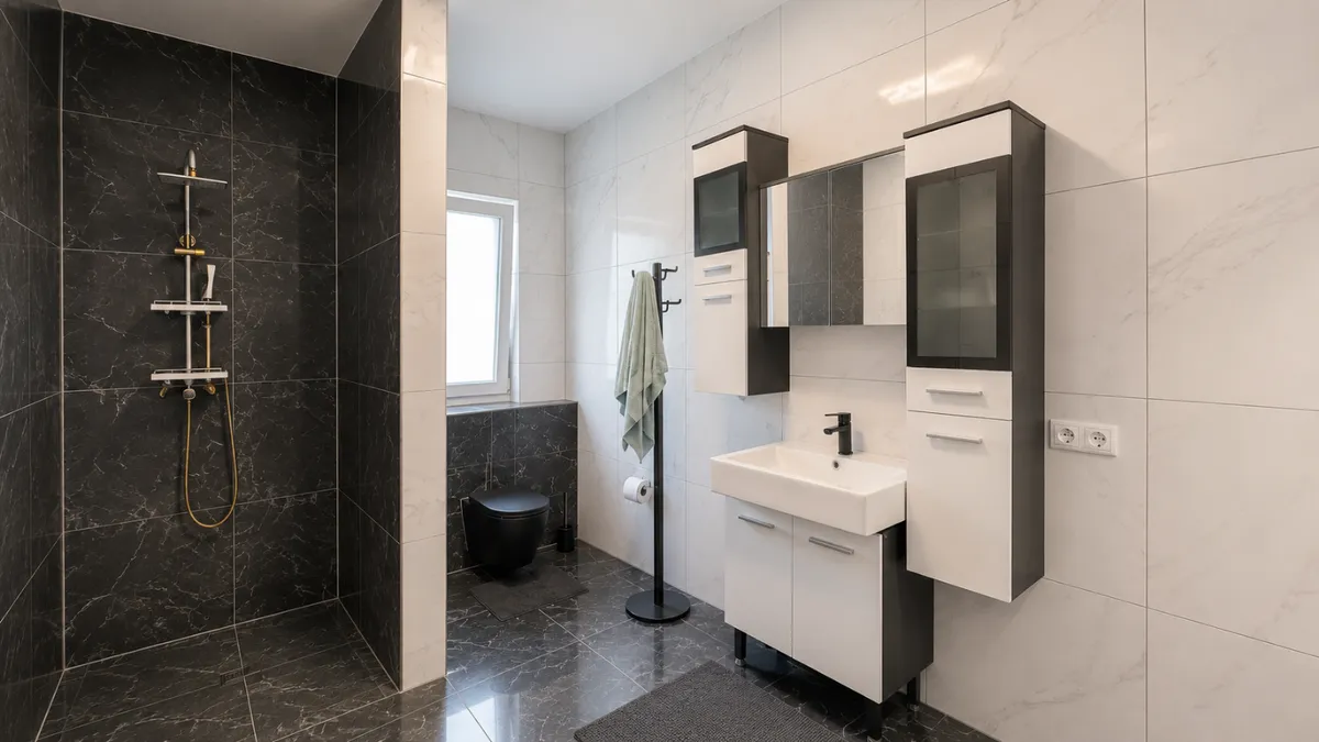 Neuer Bungalow mit Halle, großer Garage und Einliegerwohnung zu verkaufen - Widok 3