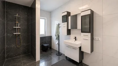 9-Zimmer-Haus kaufen in Vöcklabruck – 241 m², € 499.900 – Bild 3 von 7