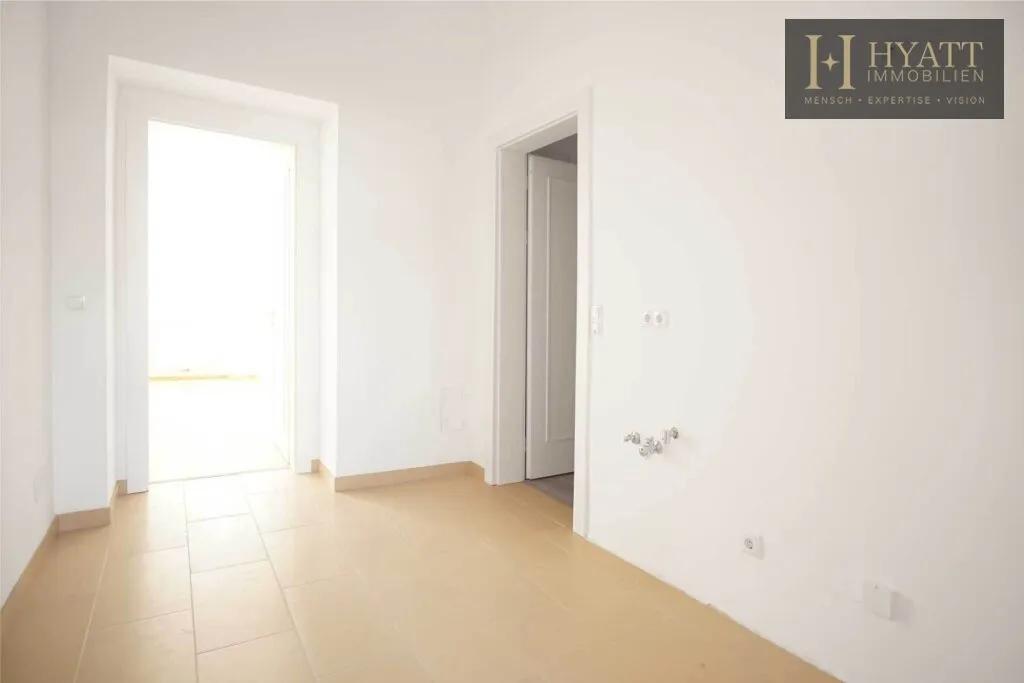 Hochwertig sanierte Altbauwohnung mit Balkon - Ansicht 2