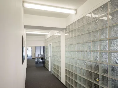 Gewerbeimmobilie mieten in Wien – 4 882 m², € 38.711 – Bild 2 von 2
