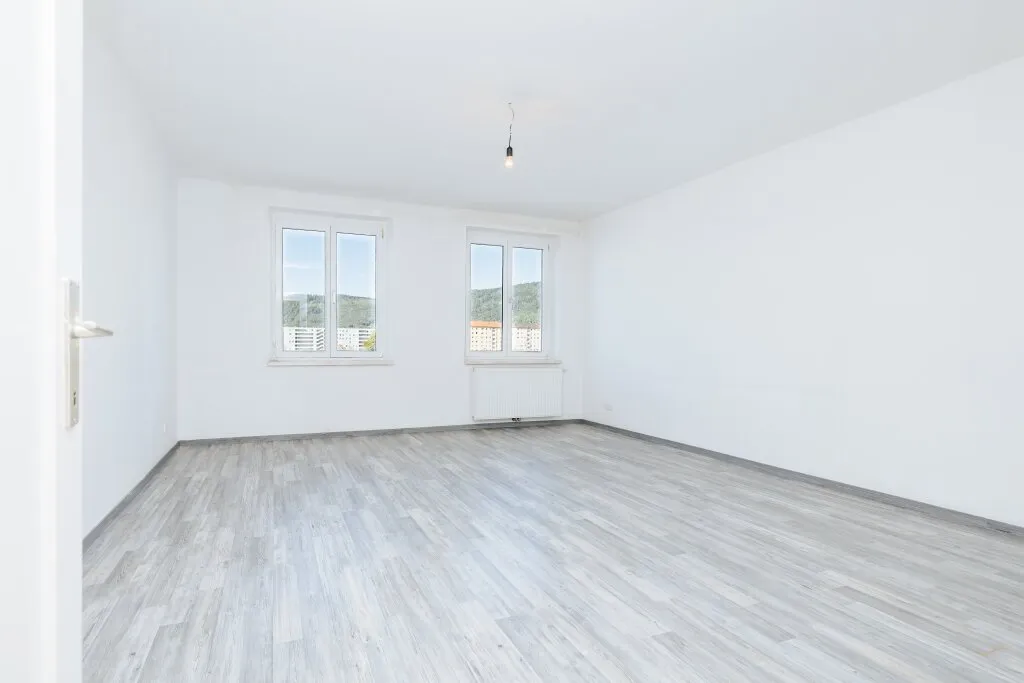 AB SOFORT I ELEGANTE DUSCHE I EXKLUSIVE EINBAUKÜCHE I NÄHE ZUM BAHNHOF I TIERFREUNDLICH I ZEITGEMÄSS WOHNEN I OPTIMALE RAUMAUFTEILUNG I PROJEKT WOHNEN - Ansicht 2