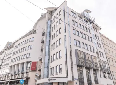 9-Zimmer-Gewerbeimmobilie mieten in Wien – 216 m², € 15 – Bild 1 von 13