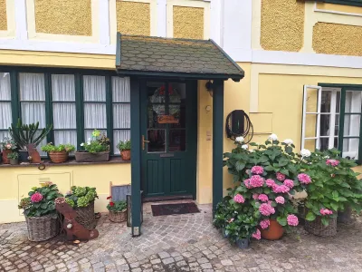 10-Zimmer-Wohnung kaufen in Baden – 363 m², € 950.000 – Bild 3 von 25