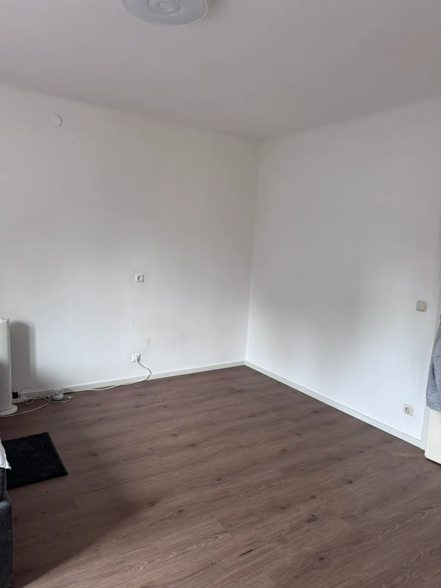 1 WG-Zimmer All Inclusive Strom, Heizung, Es gibt hier nur ein Zimmer, zwei Personen müssen sich ein Zimmer teilen. - Ansicht 2