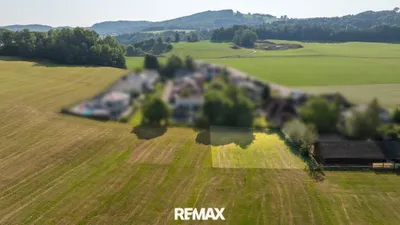 Grundstück kaufen in Vöcklabruck – 1 120 m², € 380.000 – Bild 3 von 6