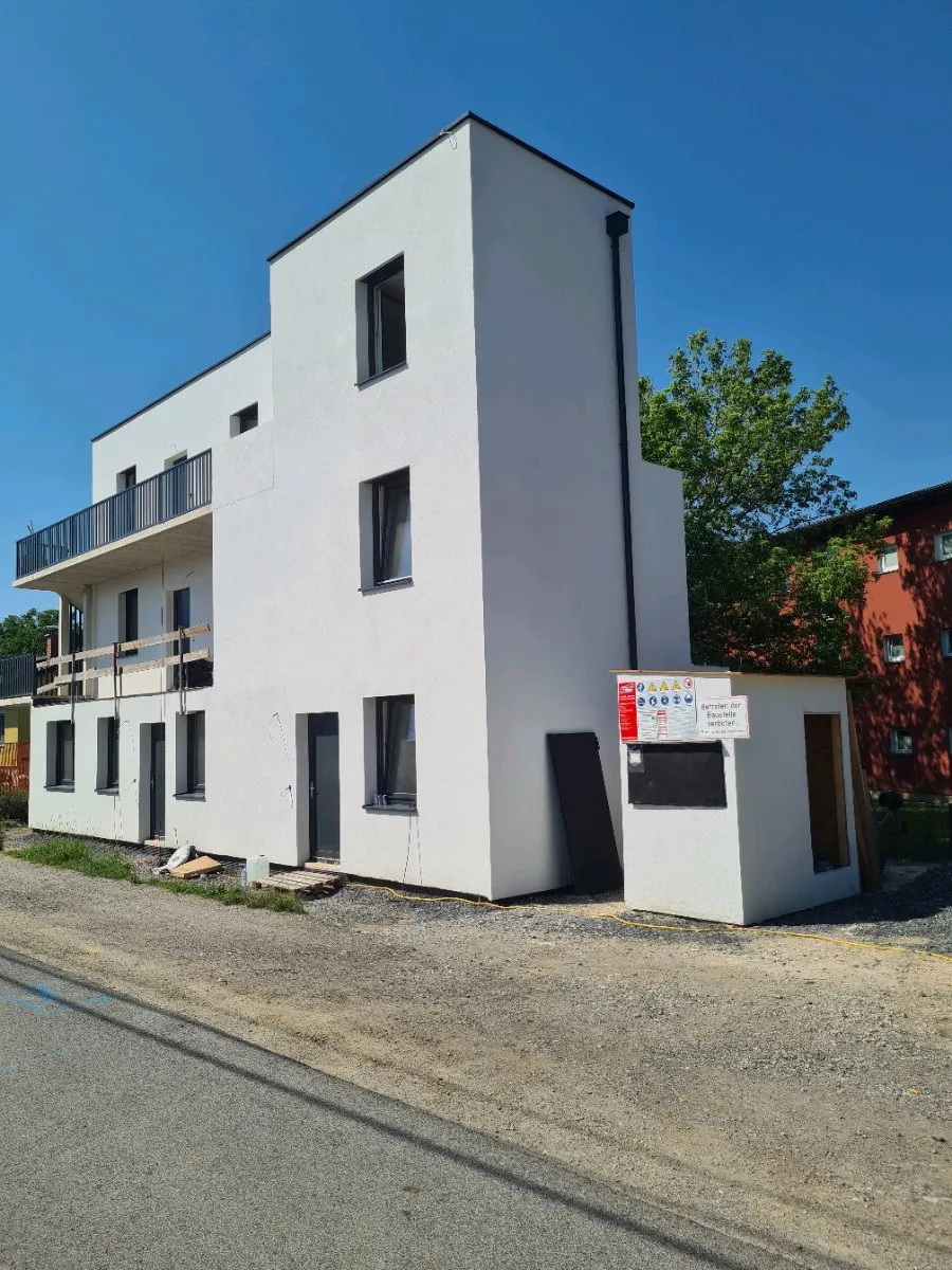 Top 5: Erstbezug! Penthouse-Feeling mit privater Naturoase - frei ab 01.08.2026 - Ansicht 2