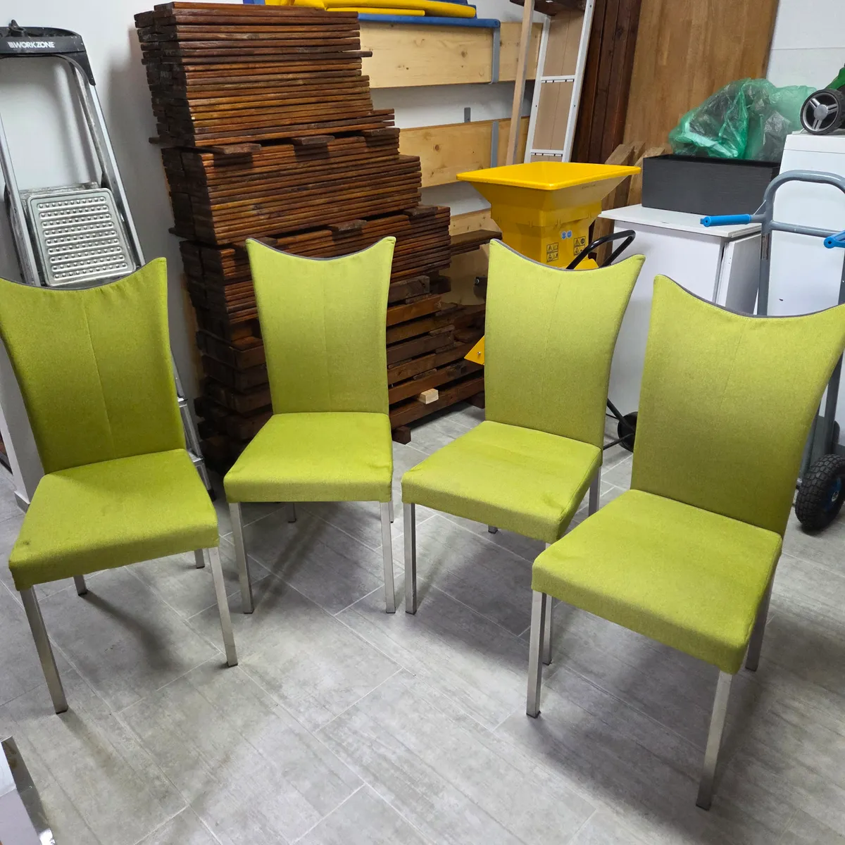 4 Stühle zu verschenken, € 0,- (4232 Anitzberg)