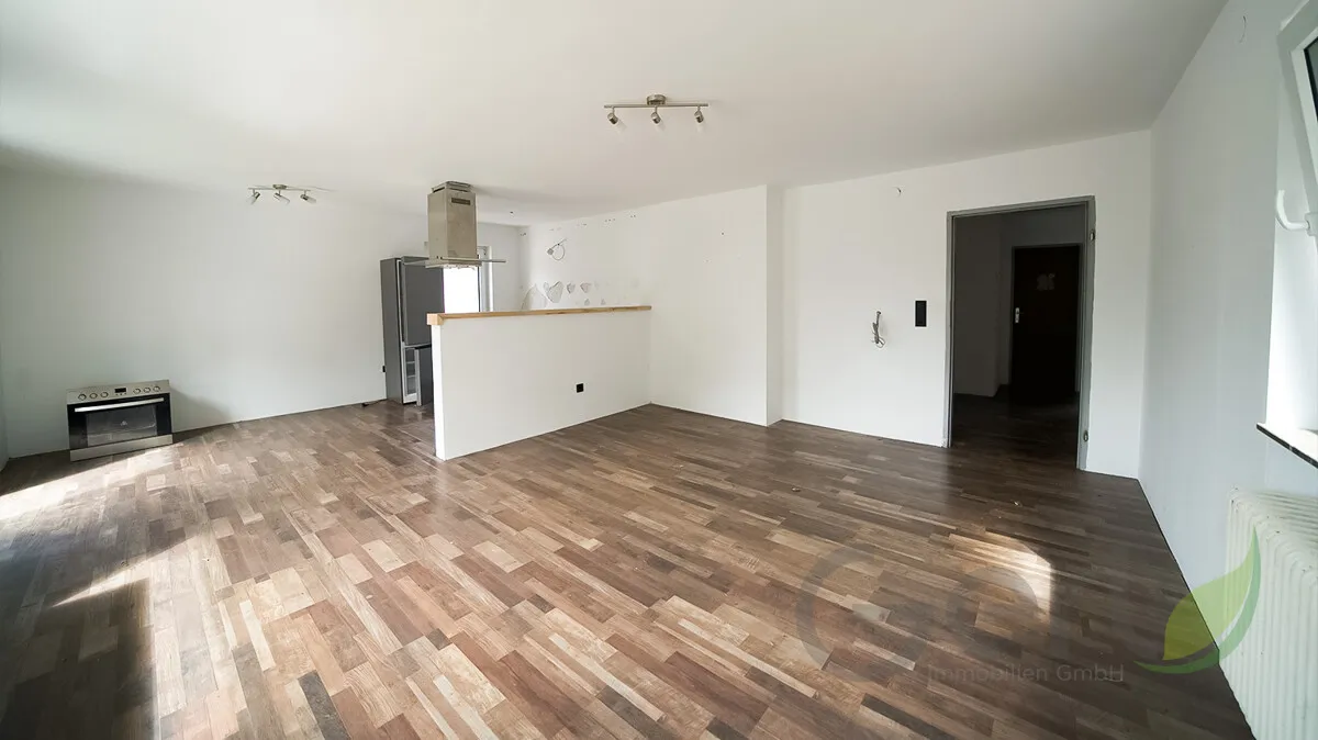 Sanierungsbedürftiges Mehrfamilienhaus in guter Lage mit viel Potenzial - Widok 3