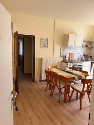 5-Zimmer-Haus mieten in Neunkirchen – 100 m², € 1.099 – Bild 3 von 16