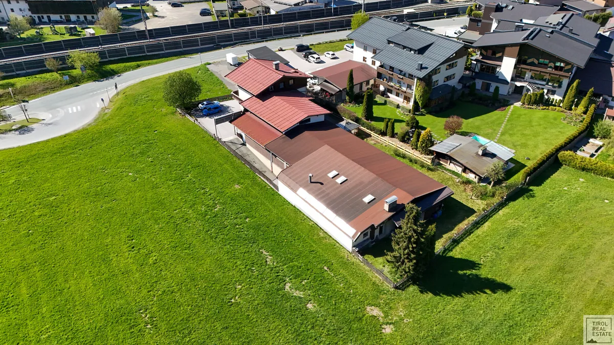 Liegenschaft mit Entwicklungspotenzial in bester Gewerbelage - Kirchberg in Tirol - Ansicht 2